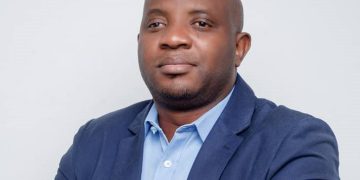 image tristan-mbianda-nana-expert-en-marque-corporate-branding-developpement-de-marques-projecteur-magazine