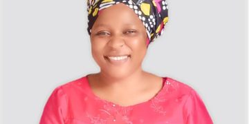 image rita-ndzie-promotrice-hrtitude-experte-rh-emploi-coach-emploi-travail-projecteur-magazine-conseils-astuces