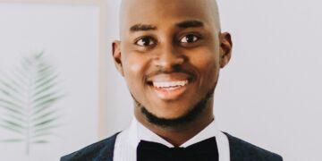 « À Stella & Compagnies, nous croyons que chaque bijou est une promesse de bonheur» Dieudonné LOKO