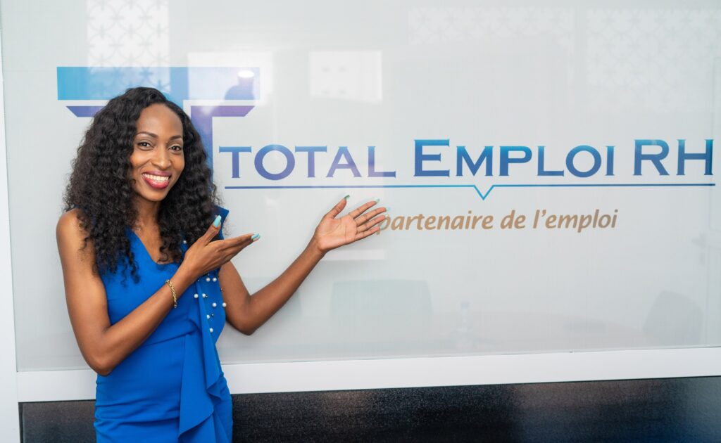 image manuela-tchouateu-emploi-total-emploi-rh-interview-projecteur-magazine-portrait