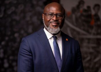 Patrick BENON, directeur Général d'Orange Cameroun sacré CXO of the Year 2024 à l'Africa Tech Festival