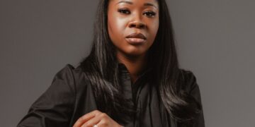 alexandra monthe-controleur-financier-slb-onesubsea-interview-focusmetier-projecteur-magazine