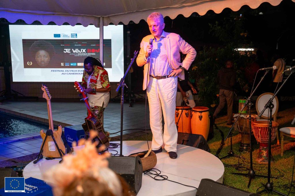 Jean-marc chataigner lors de son allocution au festival du film européen - Copie