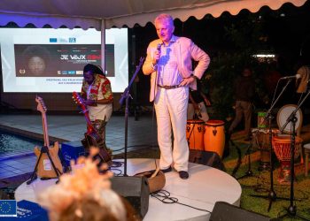 Jean-marc chataigner lors de son allocution au festival du film européen - Copie