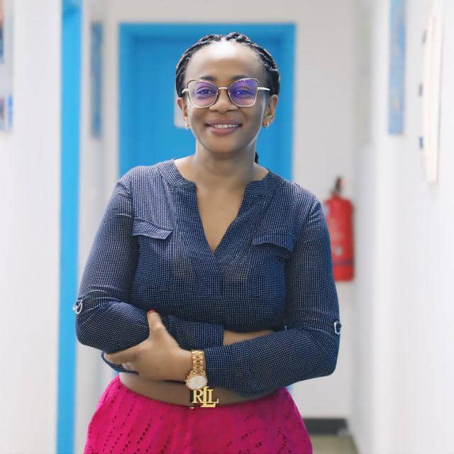 Entretien avec Jeanne Hana Ngo Imandi, responsable Supply Chain à l'UNICEF-femmes dans la logistique au cameroun-experte supply chain-interview-projecteur-magazine