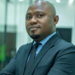 Article portrait de Walter Kouadiakeu, gestion d'actifs-asset-management-projecteur magazine
