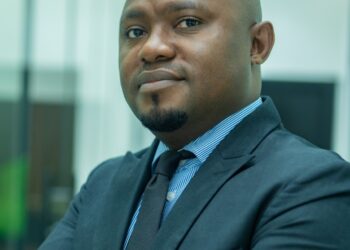 Article portrait de Walter Kouadiakeu, gestion d'actifs-asset-management-projecteur magazine