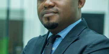 Article portrait de Walter Kouadiakeu, gestion d'actifs-asset-management-projecteur magazine