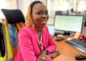 Entretien avec Evelyne Ekedi, Chef de département du Contrôle Opérationnel chez Africa Global Logistics Cameroun-projecteur-magazine