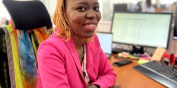 Entretien avec Evelyne Ekedi, Chef de département du Contrôle Opérationnel chez Africa Global Logistics Cameroun-projecteur-magazine