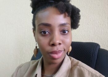 portrait de Orphée Nkwei-logistique-projecteur-magazine