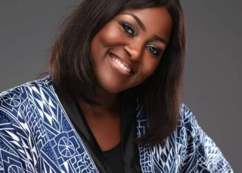 Entretien avec Yolene Ngounou, chef de ligne chez socopao cameroun, filiale du groupe bollore africa logistics-interview-projecteur magazine