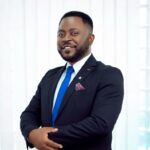 Article Portrait de Florian Djoubissie, directeur de la banque de détail chez BGFIBANK Cameroun. Par Projecteur Magazine