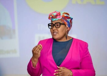 Louise Essi Codjie, Consultante en Customer Care Louise Essi Codjie, Consultante en Customer Care nous parle des signes qui montrent que votre entreprise est en alerte rouge du point de vue expérience client