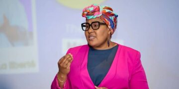 Louise Essi Codjie, Consultante en Customer Care Louise Essi Codjie, Consultante en Customer Care nous parle des signes qui montrent que votre entreprise est en alerte rouge du point de vue expérience client