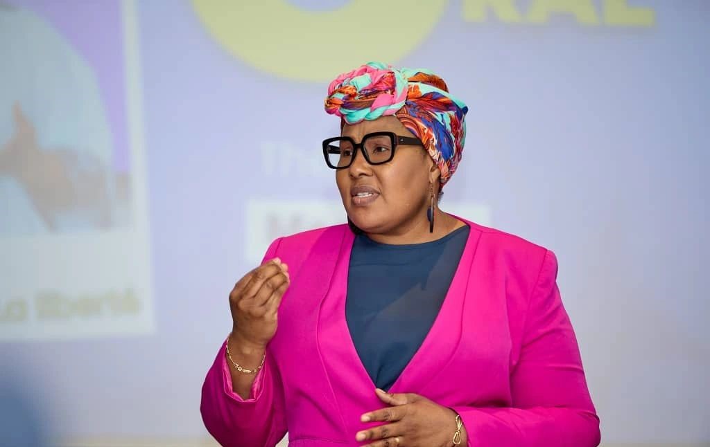 Louise Essi Codjie, Consultante en Customer Care Louise Essi Codjie, Consultante en Customer Care nous parle des signes qui montrent que votre entreprise est en alerte rouge du point de vue expérience client