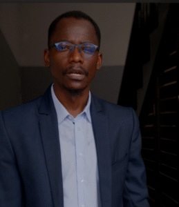 Une initiative ambitieuse, pensée pour mieux informer et mieux former les populations et rapprocher la technologie des réalités locales.