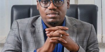 Entretien avec Ibrahima Ousmanou_president de la commision industrie du GECAM_interview_donnée_projecteur magazine