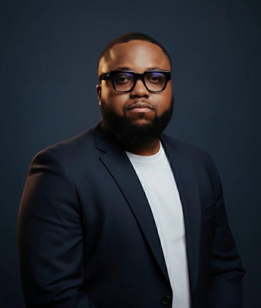 Entretien avec Jacques Arthur Mbii, jeune entrepreneur, promoteur du FEJEM, qui oeuvre pour l'engagement citoyen