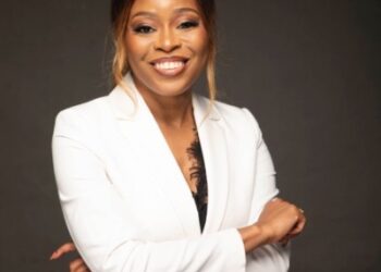 The Okwelians confie la coordination du Comité de Préfiguration du Summit 2027 à Olivia Nloga