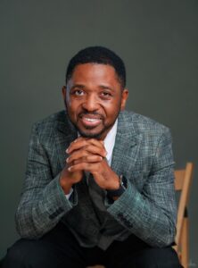 image du pr victor mbarika, l'universitaire qui souhaite soutenir la presse camerounaise à hauteur de 100 Millions FCFA