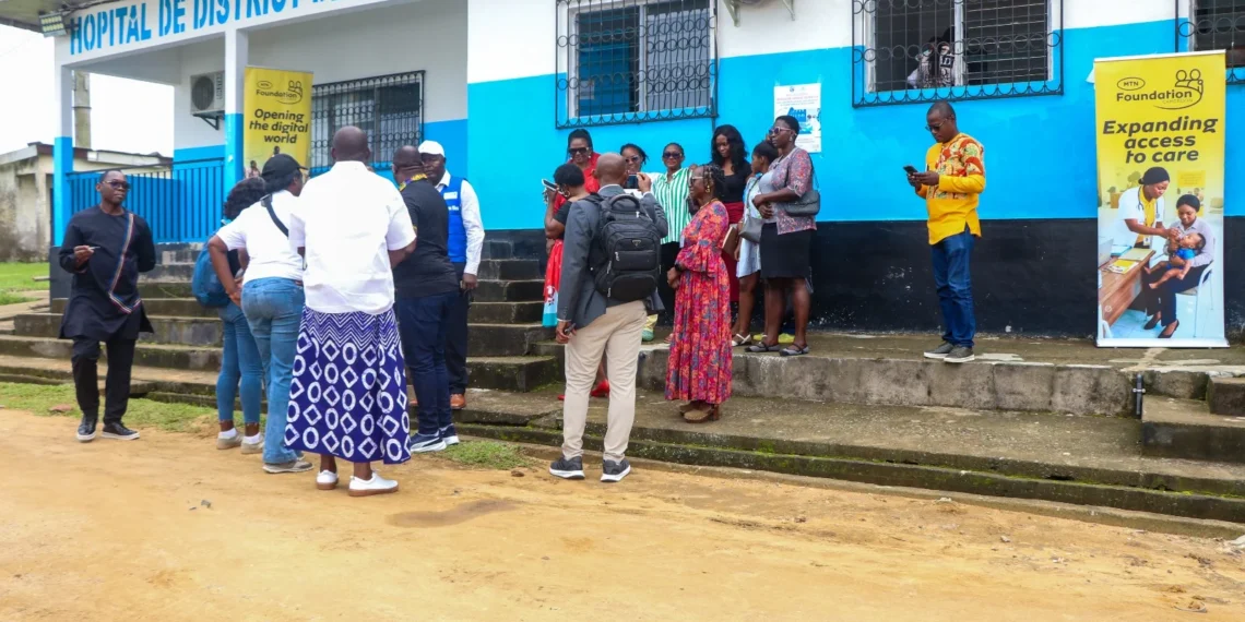 les employés de MTN Cameroon mobilisés pour offrir un laboratoire médical moderne à l'hôpital de district de Japoma