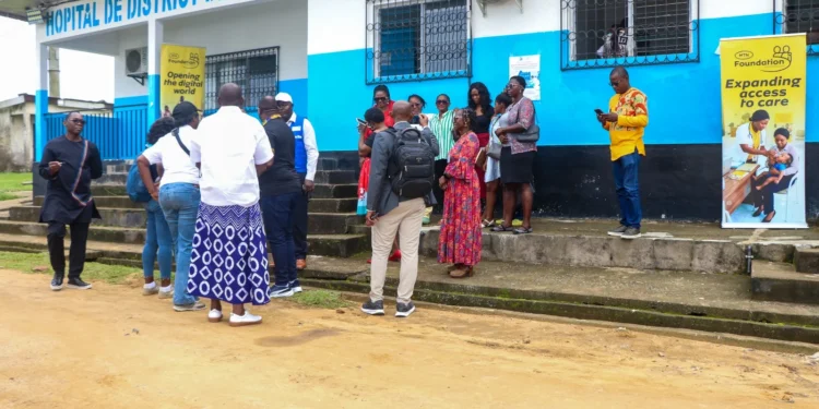les employés de MTN Cameroon mobilisés pour offrir un laboratoire médical moderne à l'hôpital de district de Japoma